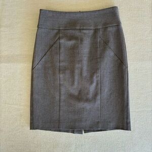 Banana Republic grey herringbone knee length pencil skirt.